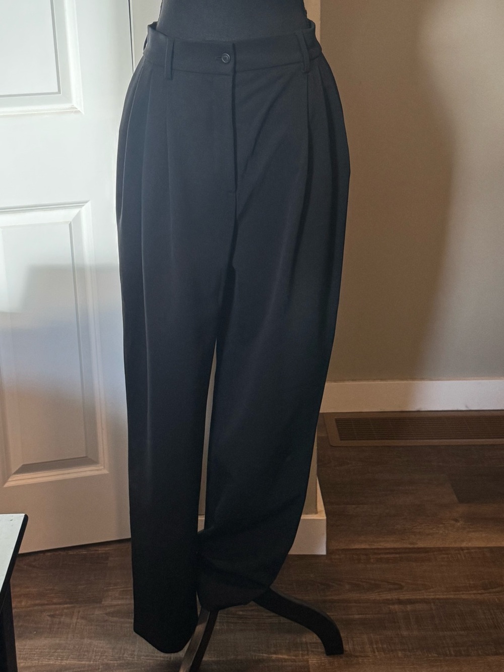 Alberta Ferretti Tailored Black High-Waist Pleated Trousers